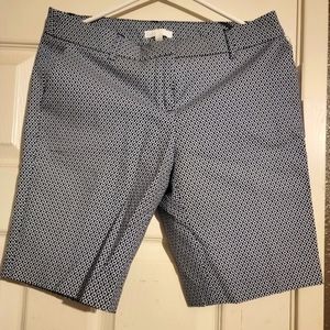 Dalia Modern Fit shorts.
